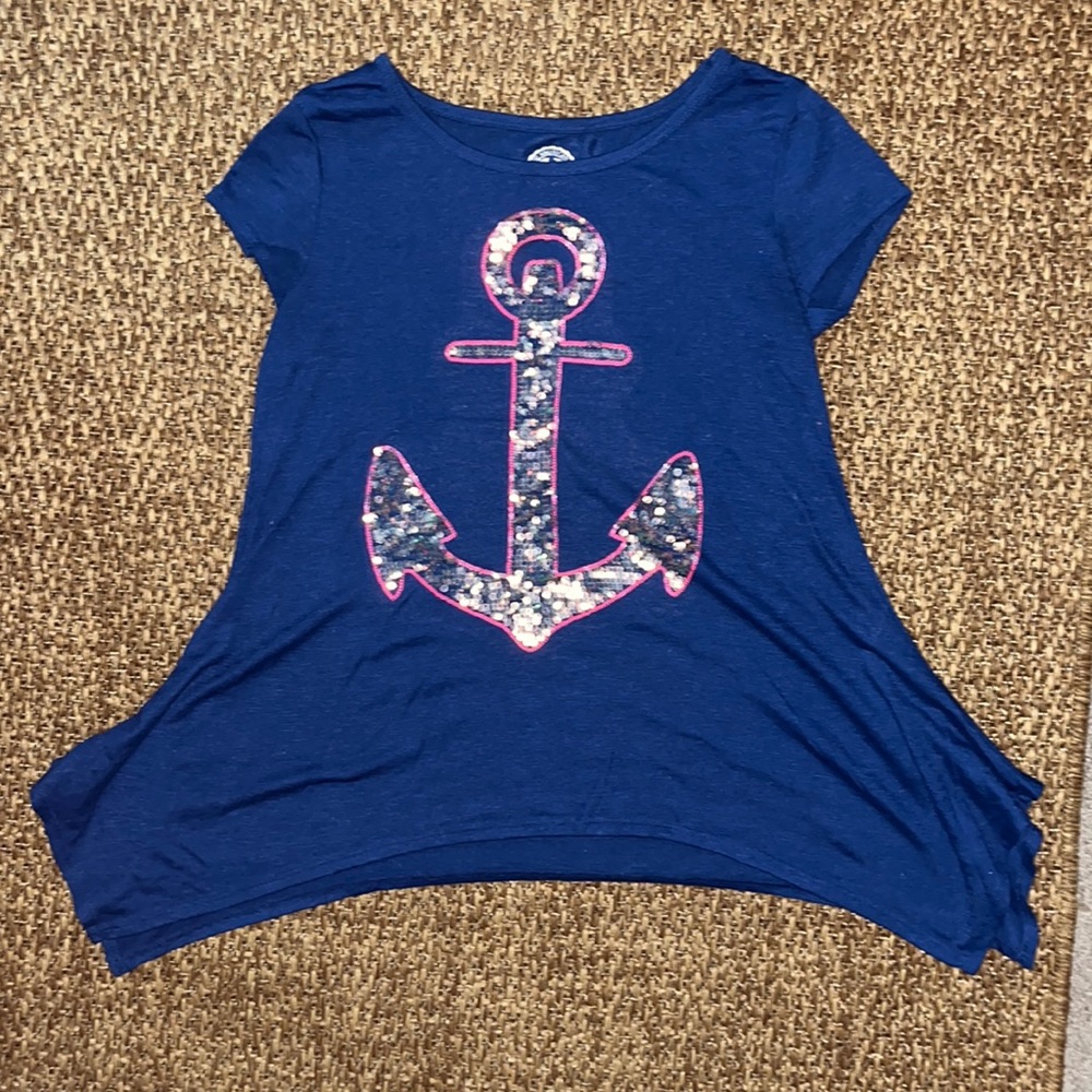 So: Authentic American Heritage (brand name) flowy navy blue tee
